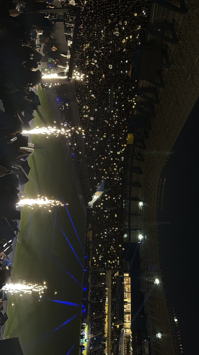 7ill7y's tweet photo. 🎓 —  The end https://t.co/VIFHXerZcE