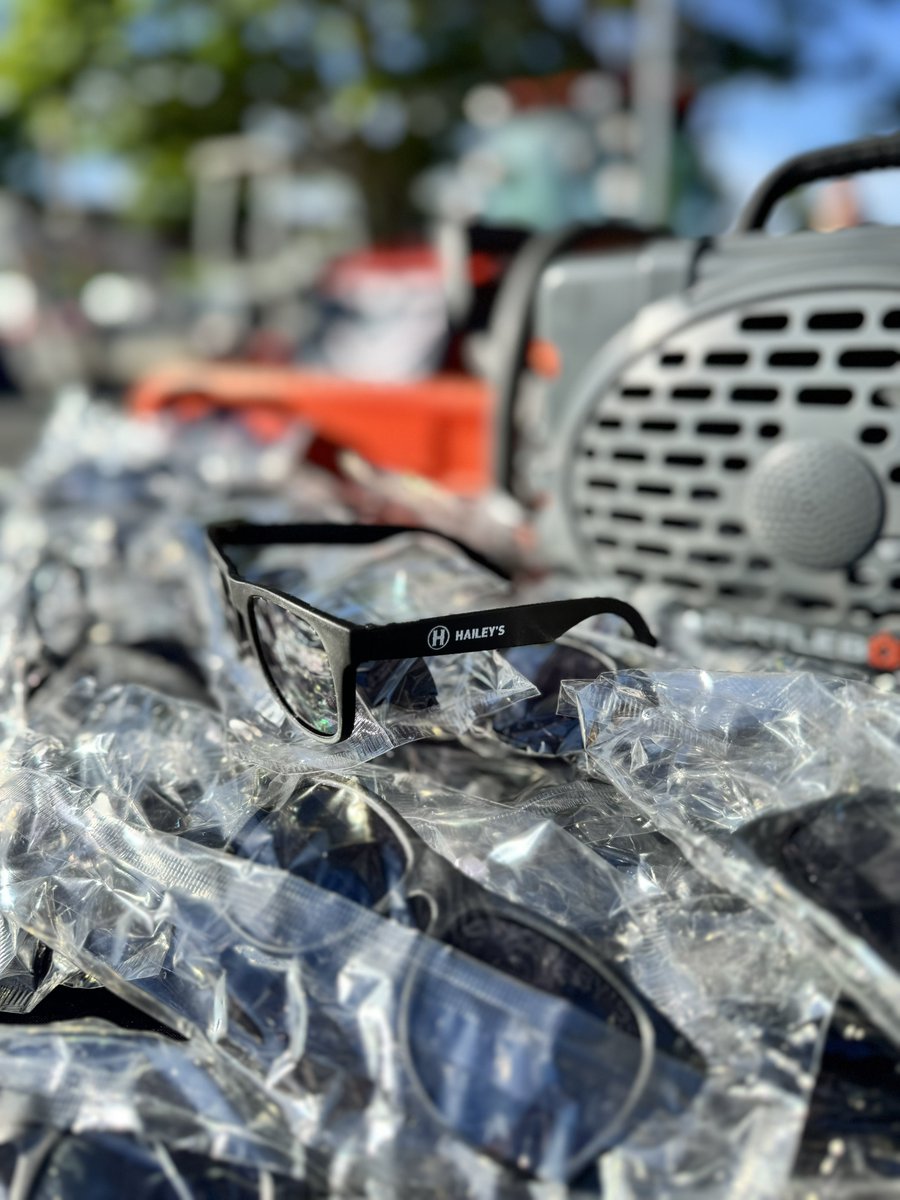 ApplianceHailey's tweet photo. Mitch and Jon had a great time at the Touch-A-Truck Lynchburg event!! There was corn hole, music, free sunglasses, and of course plenty of cool tractors and trucks for everyone to see! 😎

We love being a part of these events in the community, and we are excited for the next one! https://t.co/8a8qanmWB6
