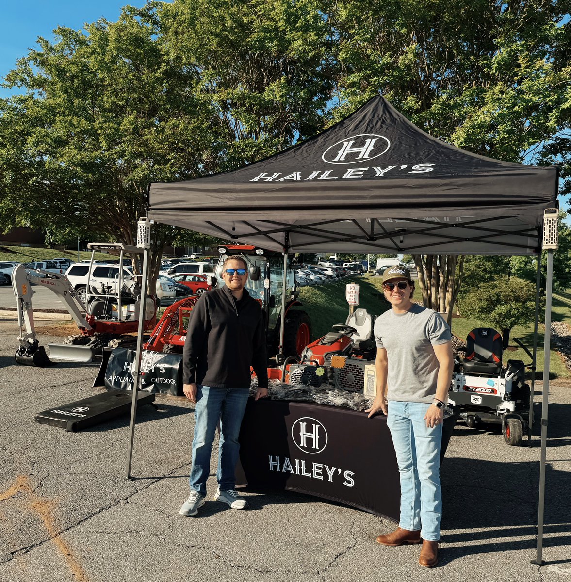 ApplianceHailey's tweet photo. Mitch and Jon had a great time at the Touch-A-Truck Lynchburg event!! There was corn hole, music, free sunglasses, and of course plenty of cool tractors and trucks for everyone to see! 😎

We love being a part of these events in the community, and we are excited for the next one! https://t.co/8a8qanmWB6