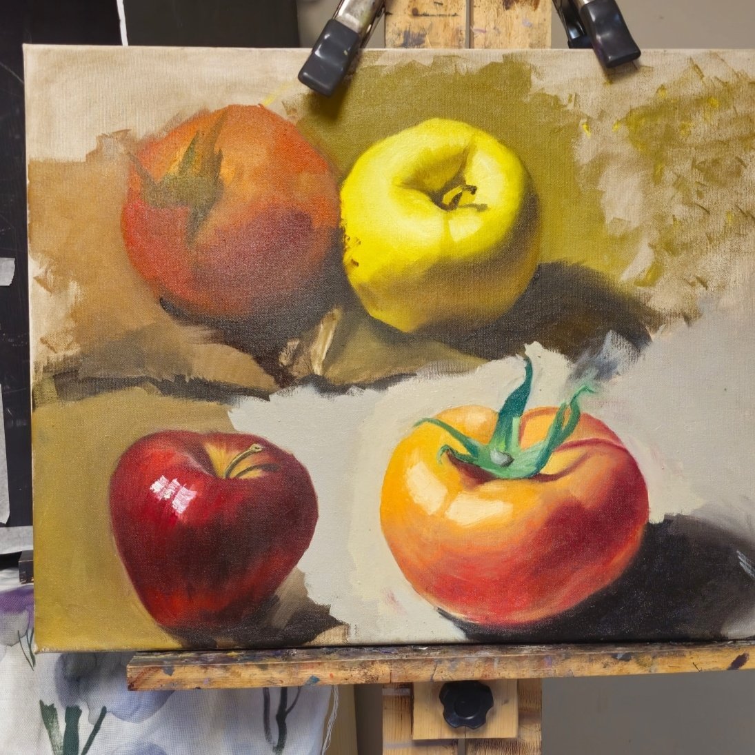 jenninext's tweet photo. I'm still painting fruit- trying to paint more quickly. I'm way too slow! #oilpainting #coloradoartist https://t.co/Ra4BjucoDu