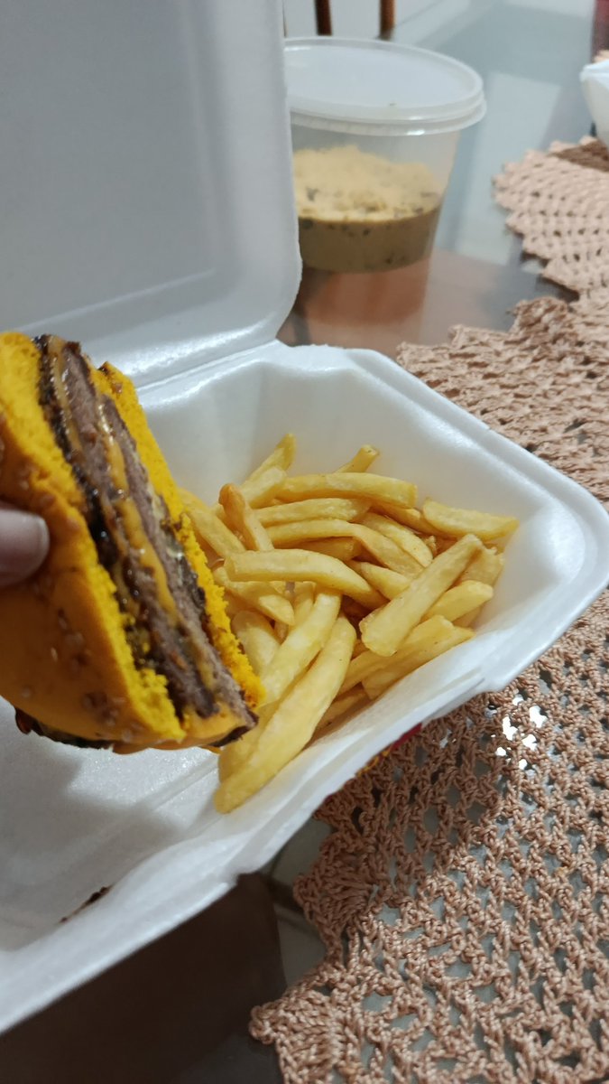 wyrizha's tweet photo. Vocês são mimados pelo não binário de vocês? Porque eu sou muito bem servida pelo MEU https://t.co/eCRMaIuz3p