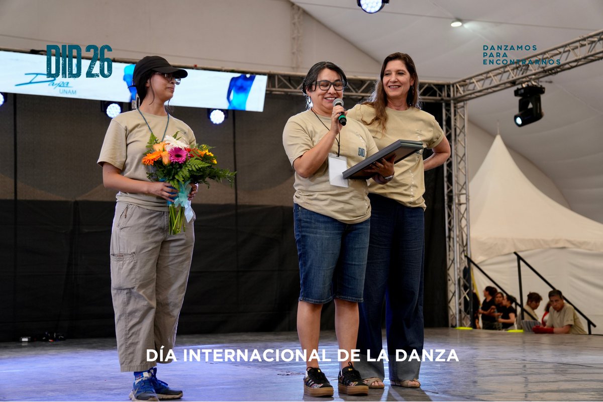 DanzaUNAM's tweet photo. Entregamos el Reconocimiento Danza UNAM a los talleristas Jorge Luis Hernández y Antonio Sarmiento. 🏆
Reconocemos su trabajo y dedicación constante en los Talleres de Danza UNAM. ¡Muchas felicidades! 🫂
#DanzamosParaEncontrarnos #DID26 https://t.co/Yb412xaquP
