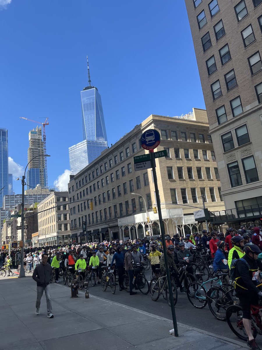 Augus1west's tweet photo. The humans gathered in a dense, humming swarm. It was a masterclass in kinetic coordination that seemed to defy their typical individualistic nature. HumanObservation #EarthRituals #TheSwarm #CyclingLife #PelotonMysteries #TerrestrialStudies #Aerodynamics #TwoWheeledChaos https://t.co/TNLtNgKaWn