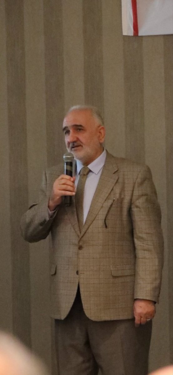 VANASKF's tweet photo. ASKF Başkanımız Cengiz Polater, Türkiye Futbol Saha Komiserleri Derneği Doğu Anadolu Bölgesel Eğitim Toplantısı’na katılım sağlamıştır. 
Program kapsamında, Emekli Tümgeneral Sayın Engin Çırakoğlu tarafından plaket takdim edilmiştir. Emeği geçen herkese teşekkür ederiz.@abayram_ https://t.co/2xctDyhGpD