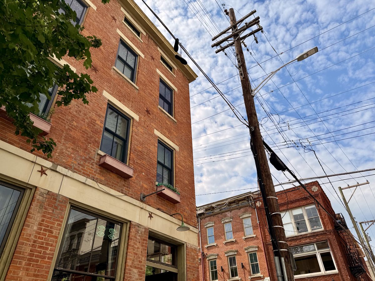 logan501's tweet photo. I love my neighborhood #OTR https://t.co/I2SttmrKPG