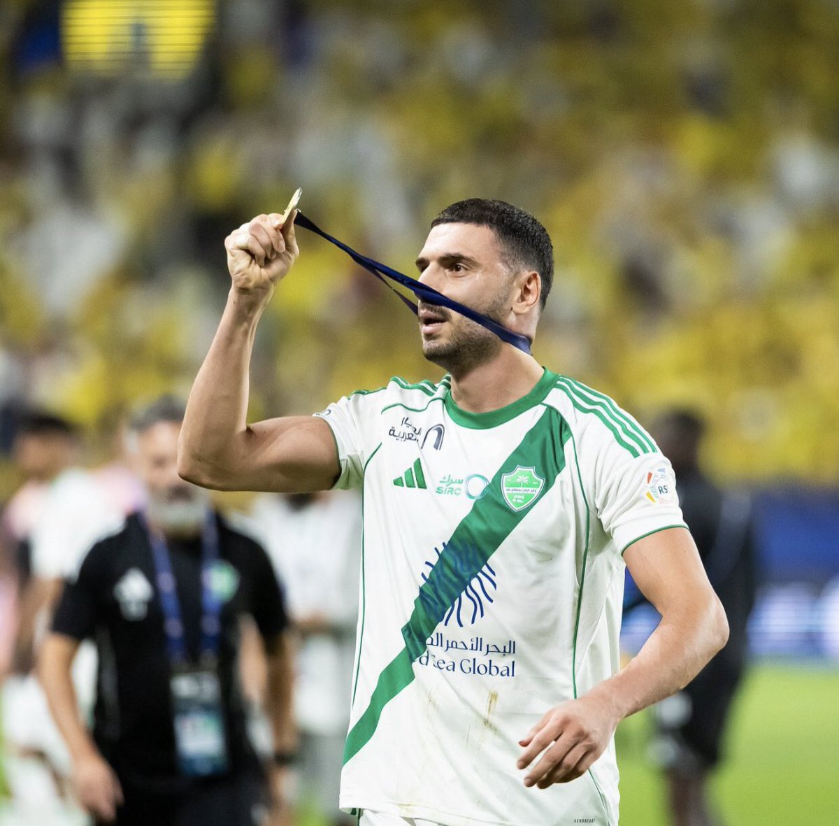 بطل النخبة كالعادة 🏆🏆 tweet media