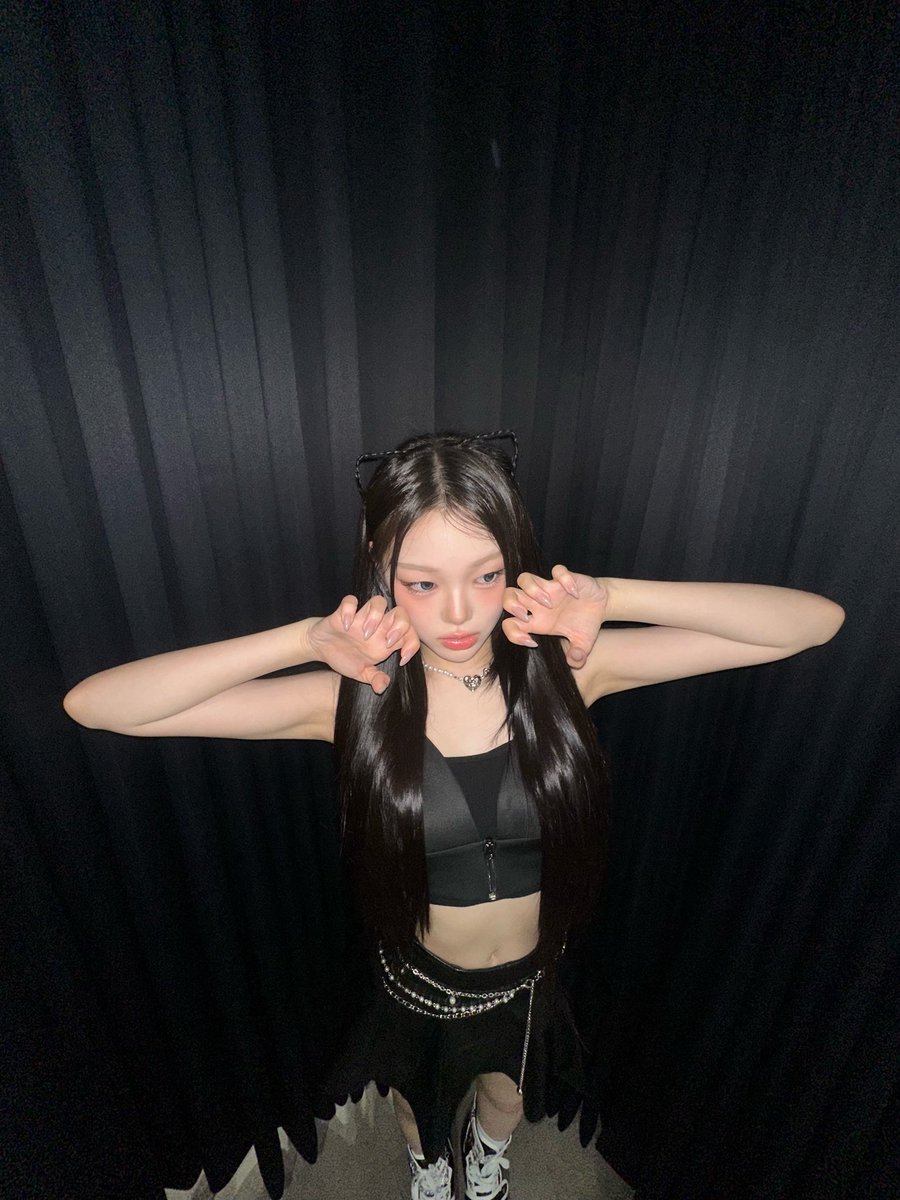 CLSSFR_weverse's tweet photo. (🐱)  – 『 03.05.26 』
 ➥ 📸 

🐱 — Meow🐈‍⬛

✽ 🦔 https://t.co/Vc8Y65xMR9