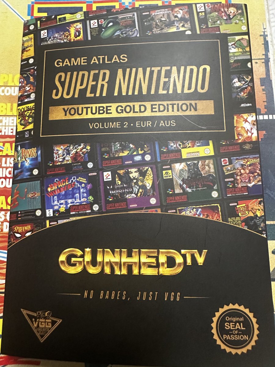 HecqDavid's tweet photo. Le petit cadeau qui fait super plaisir à mon p’tit cœur. 
Merci à l’équipe de Video Game Galaxy pour cette délicate attention qui va me permettre de frimer dans les soirées mondaines de l’ambassadeur. https://t.co/viCB60dKHG