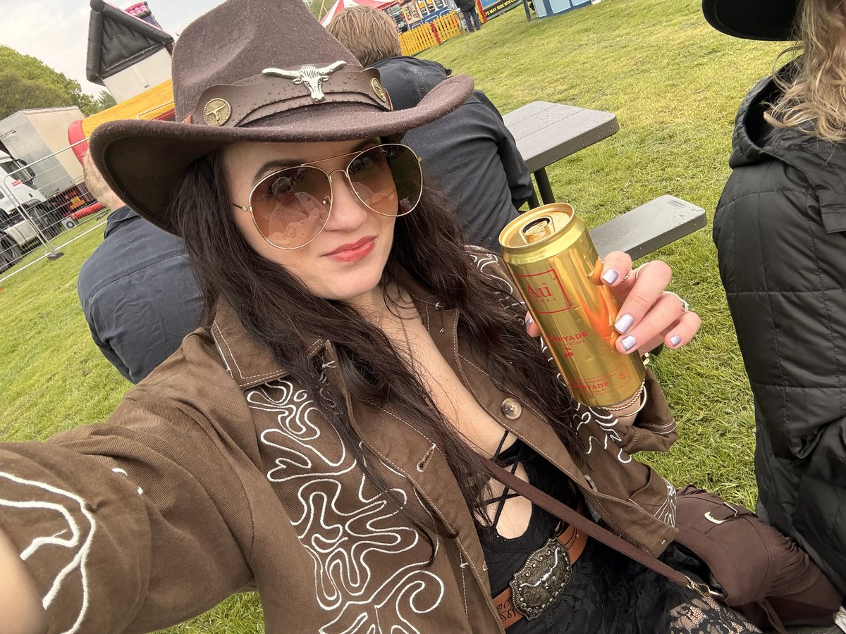 DarthVaderGamerGirl tweet media