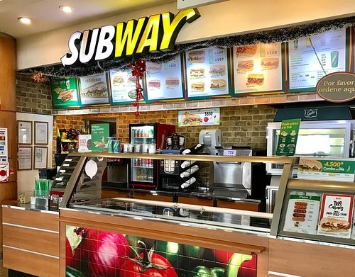 Chile_Ranking's tweet photo. Estas son las 10 Cadenas de Comida Rápida con Más Locales en Chile 🍟🇨🇱

1. Subway: 209 
2. Starbucks: 174 
3. Papa John's: 169
4. Doggis: 160
5. Dunkin': 150 
6. KFC: 145 
7. McDonald's: 120 
8. Juan Maestro: 105
9. Burger King: 91
10. Domino's Pizza: 50

Datos de comunicados oficiales