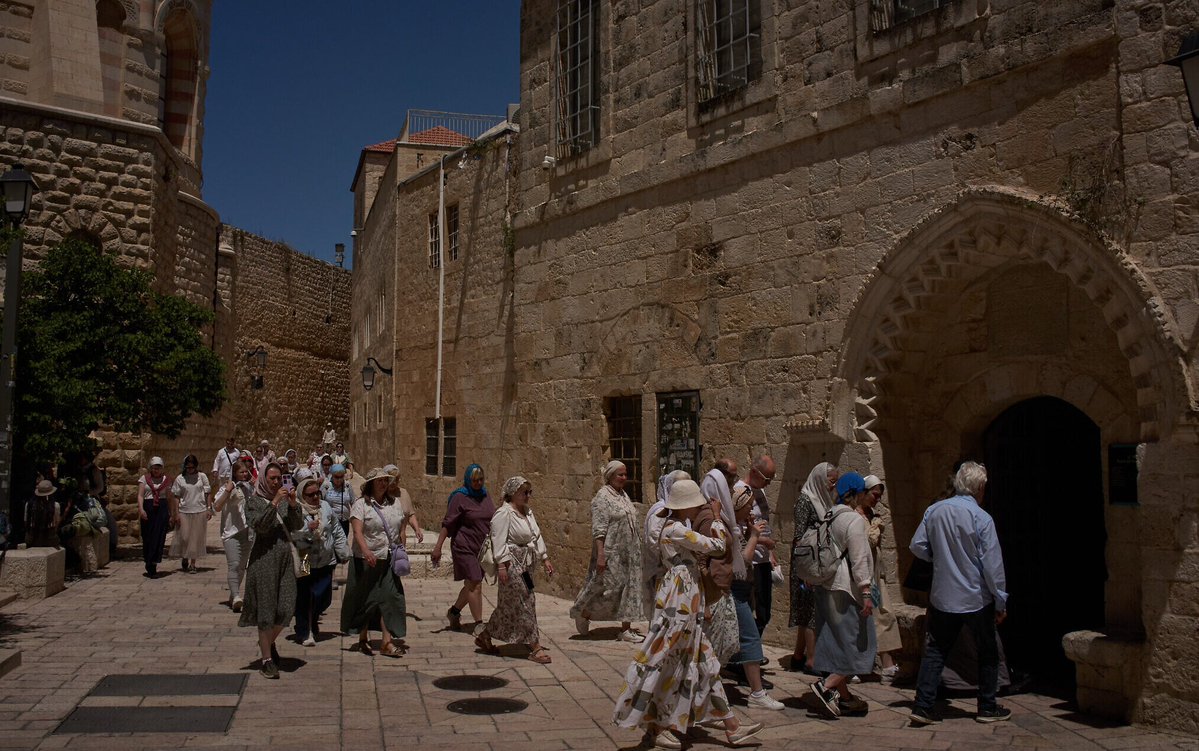 Archange_Shadow's tweet image. 🚨 BREAKING: Jerusalem Christians report escalating abuse as routine. 61 physical attacks recorded in 2025, with spitting incidents now daily. Church leaders say once-isolated incidents have become normalized. #BreakingNews #Jerusalem #HumanRights #ReligiousFreedom