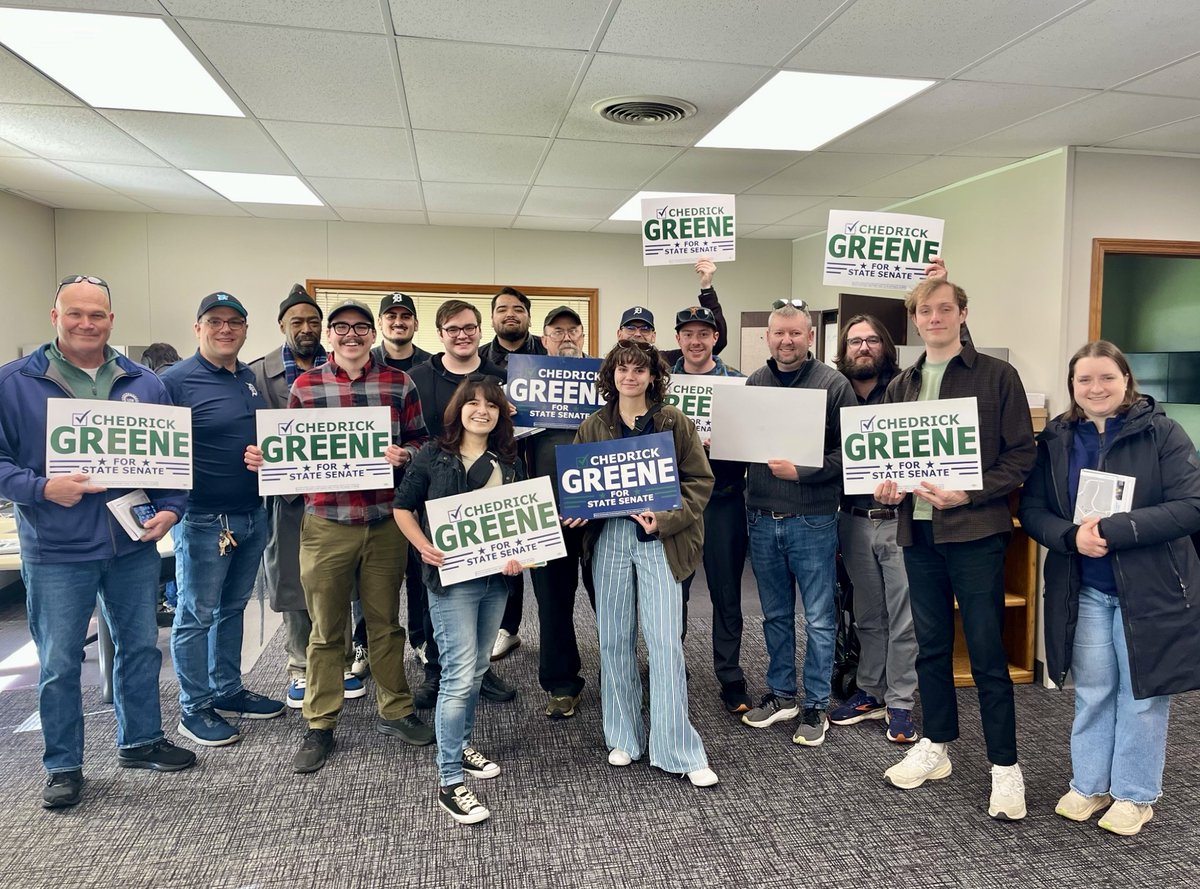 ChedrickGreene's tweet image. #TeamGreene is sprinting through the tape with a whole pile of friends! My sincere thanks to State Senators @darrincamilleri, @JCherry4MI, Veronica Klinefelt, Mary Cavanaugh &amp;amp; their staffers; Teams Whitmer, Brinks, McMorrow, and Caucus staffers; and labor friends with...