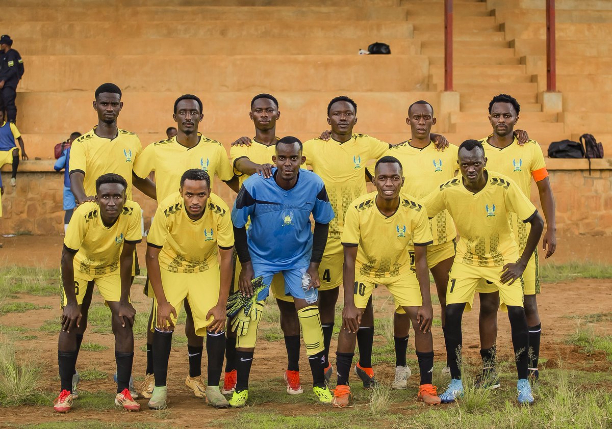 TityKayishema's tweet image. #Rwanda Varsity League: Rwabuze gica hagati ya EAUR Kigali na ULK Polytechnic

FT EAUR Kigali 2-2 ULK Polytechnic 

Mu mukino ubanza wa 1/4 wabereye I Masaka ya Kigali, East African University Rwanda - Kigali banganyije na ULK Polytechnic ibitego 2-2 muri shampiyona ya za