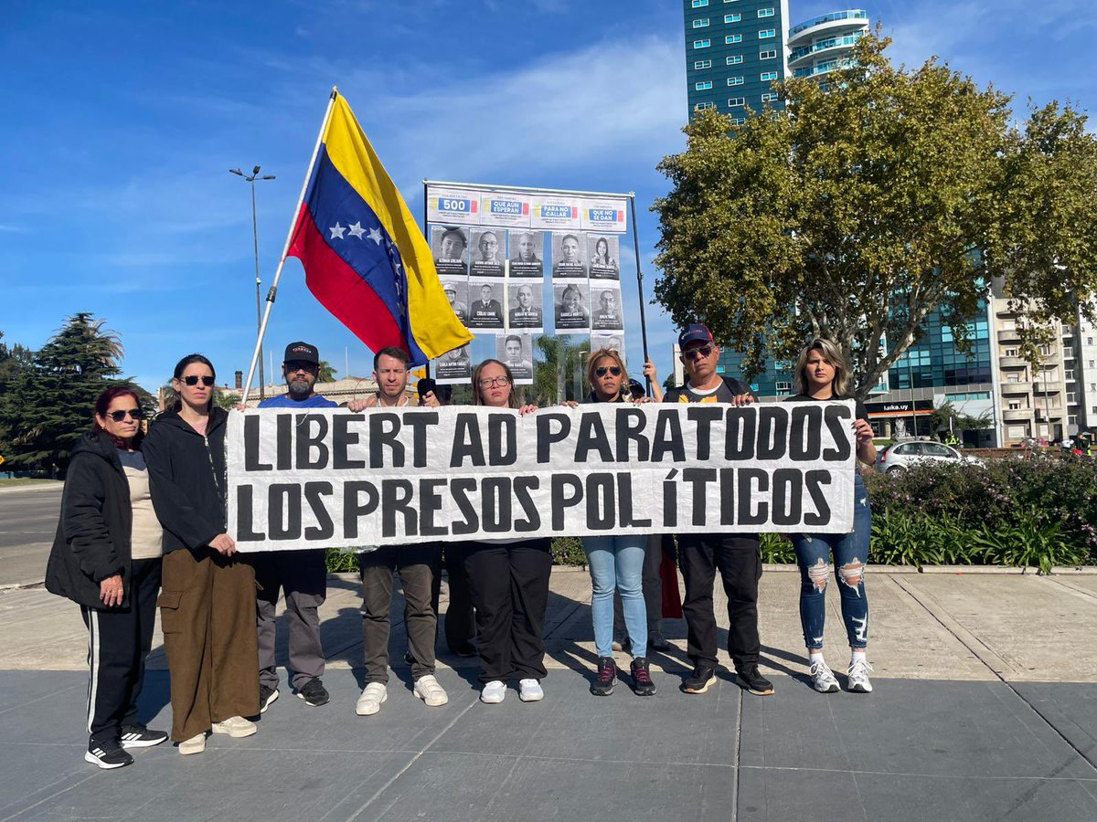 ReporteYa's tweet image. #3May #SinMásPresosPolíticos #Uruguay
@MundoConVzla: En Montevideo 🇺🇾 el grito de libertad está más firme que nunca. 

Libres los queremos. 

#QueSeanTodos 🕊️