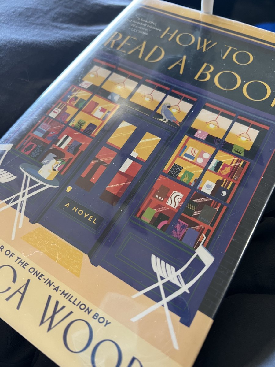 AnjelOne17's tweet photo. My guilty Sunday pleasure… 🤓📚 https://t.co/gpVhGFW3aR