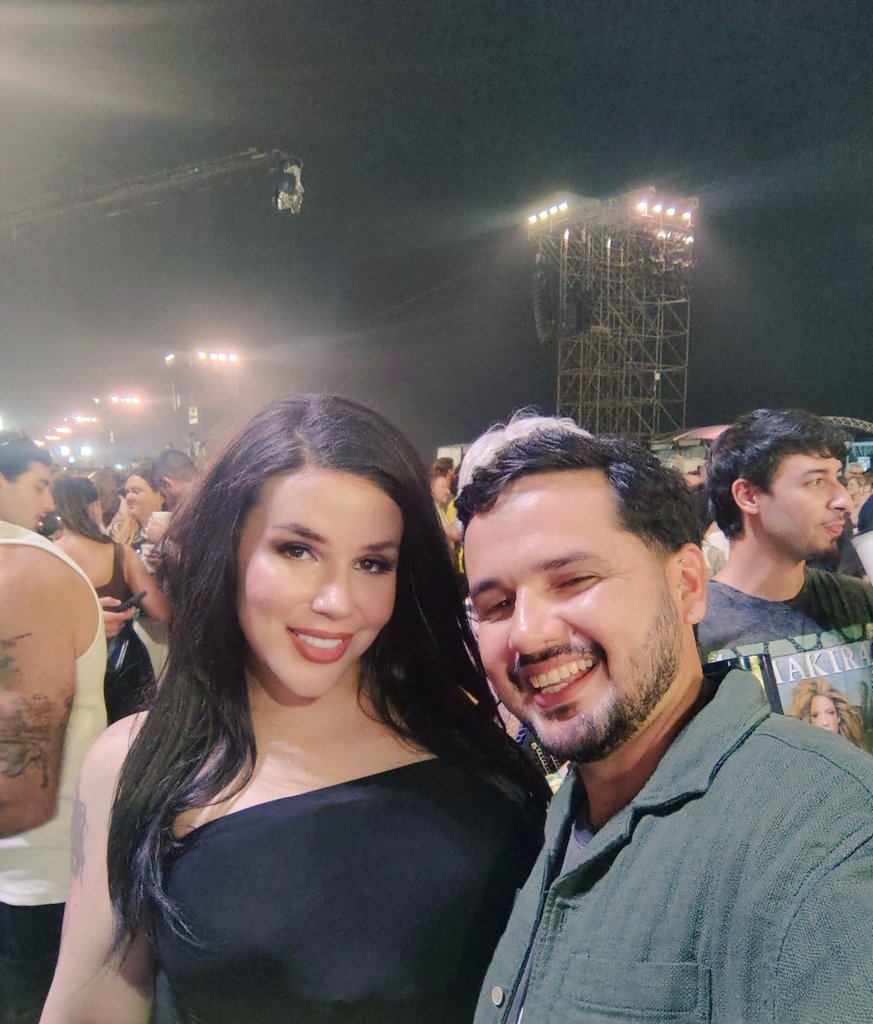 phelpslemoss's tweet photo. @buarquers @wanessaw0lf Ela tava lá e eu tirei foto com ela. https://t.co/gYeV9iIUPI