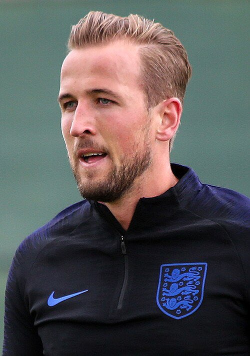 m_faye7's tweet photo. Et dire que le Real avait le choix de prendre Kane au lieu de Mbappé mais a quand même choisi le dictateur https://t.co/W4T6zrLhFx