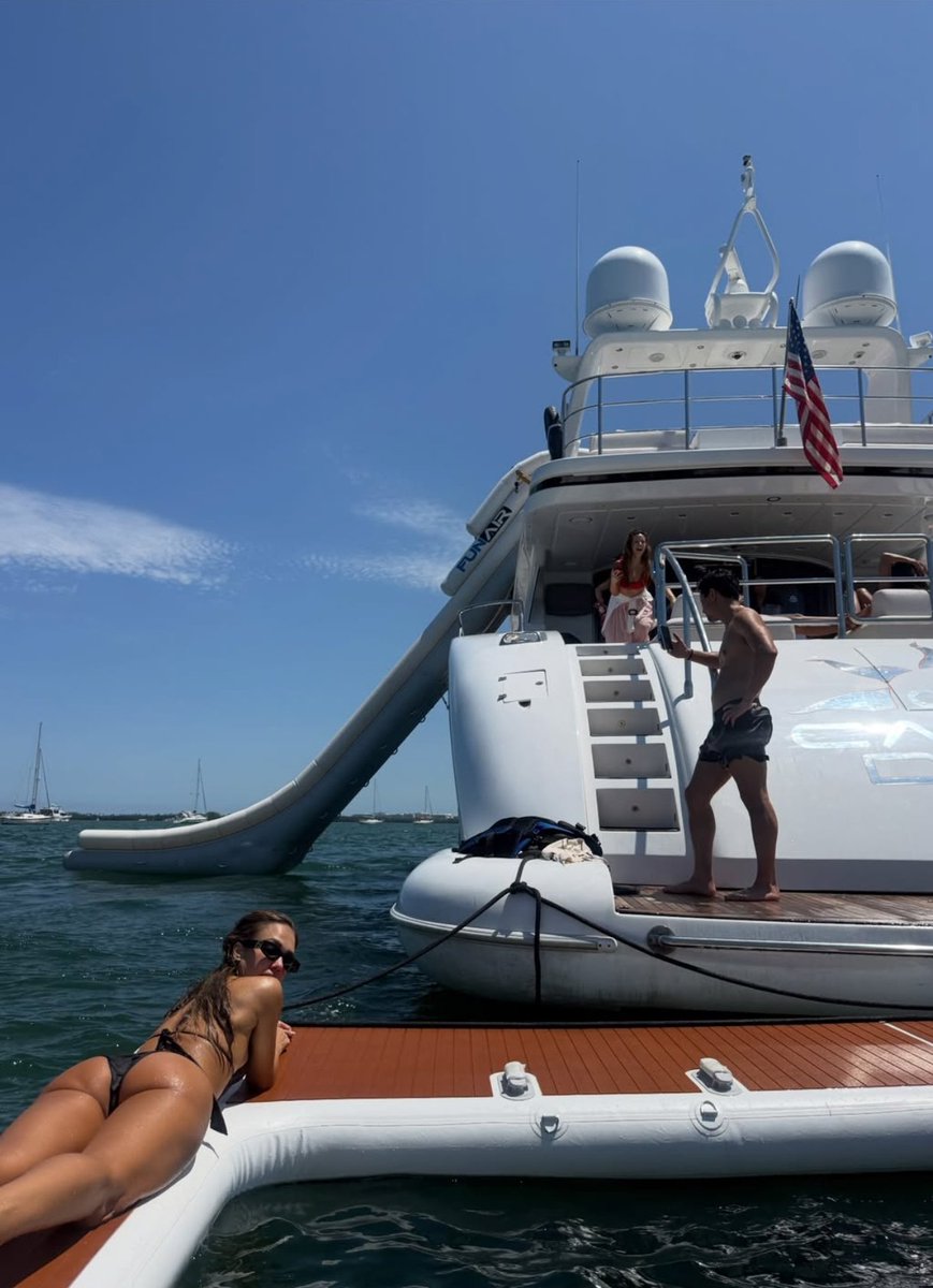 dannyramirezfp's tweet photo. Danny Ramirez and Jessica Alba in Miami . 03/06/26. From Jessica last post https://t.co/6UydZxhrz1