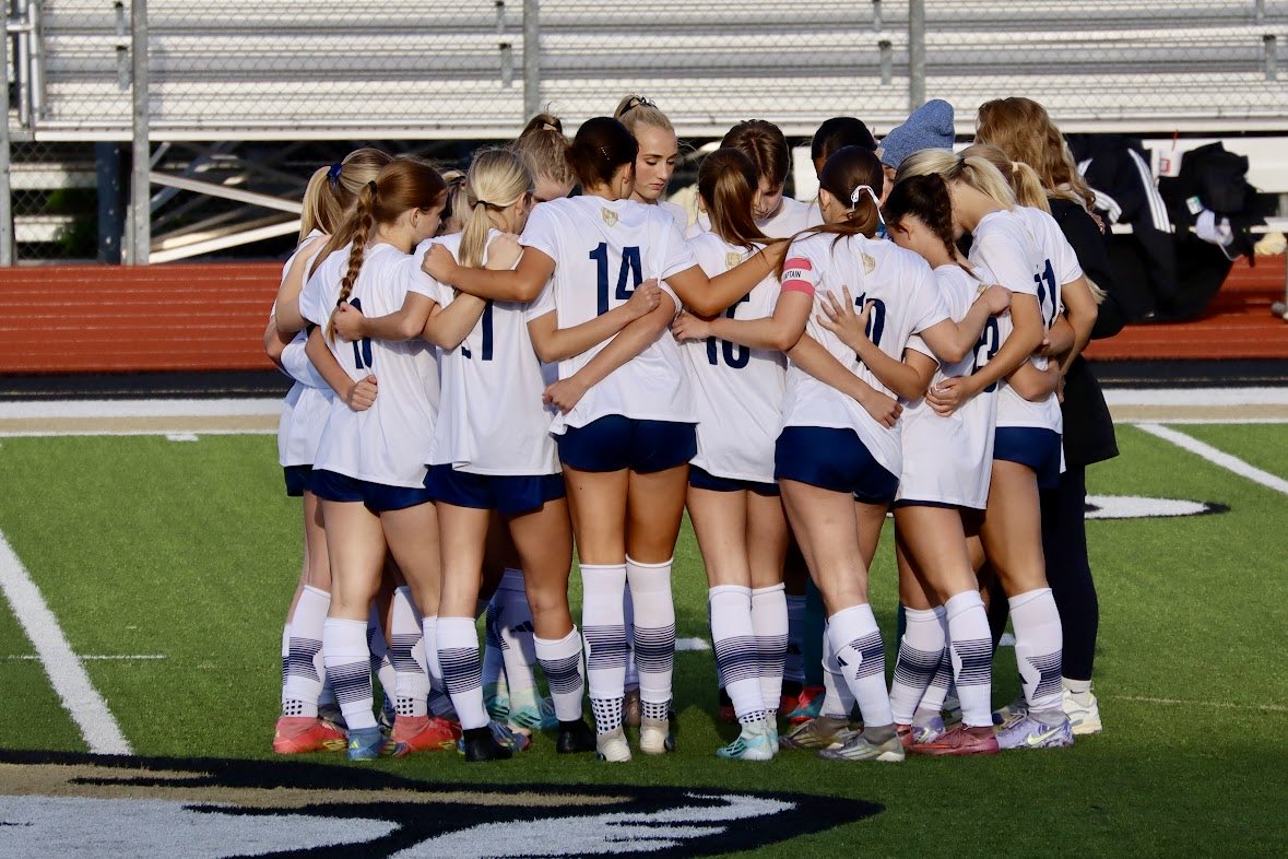 avery_16_soccer's tweet photo. High school season has been fun so far! I love getting to be apart of Liberty North soccer, we are currently 10-2 and have a few games left in the regular season. 

@lneaglewsoccer @ksr_girlsacademy @ksrushga2011 @soccerwire @topdrawersoccer @prep_soccer @girlsacademyleague https://t.co/SqsvqfL8kr