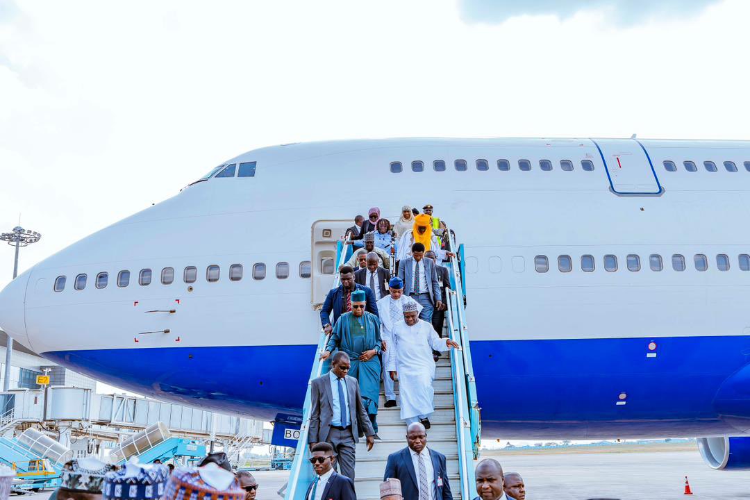 HajjReportersNG's tweet photo. Landed Safely: The UMZA flight UMZ3501 that departed Abuja to Madinah at 17:03hrs with 473 Kogi pilgrims has LANDED in Madina around 9:48pm Nigeria time 
#hajj2026 #hajjairlift https://t.co/ABVUHEhPuW