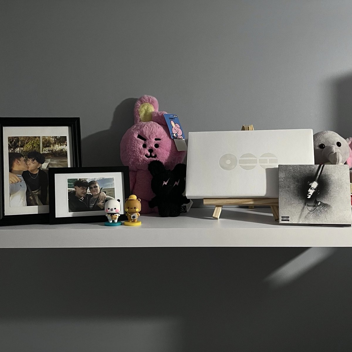 blittopaa's tweet photo. mi altar <3 https://t.co/leNuz92Sab