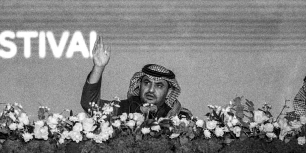 v80r_1's tweet photo. أحـدٍ على أتفه سـبب ماعـاد يقـدر يقـوم
    وأحدٍ إلى صكت الدنيا بوجه ضحك

                    سلطان بن بتلاء https://t.co/AMQlYG1Wuz