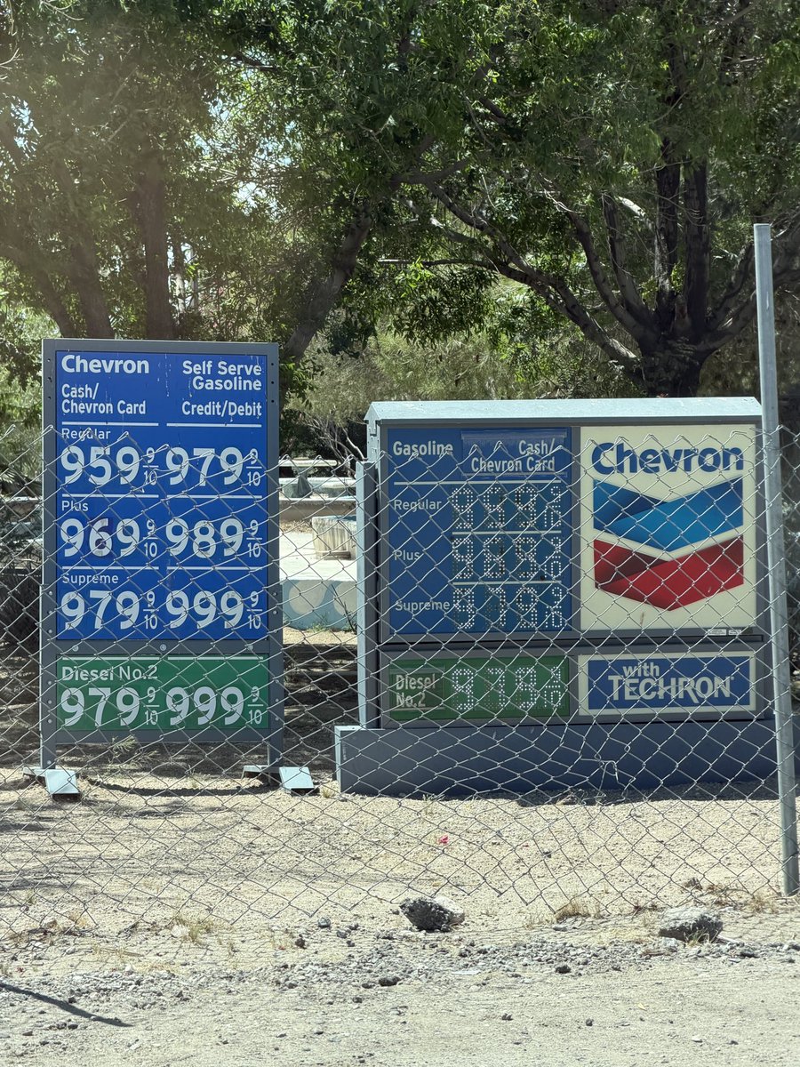 SacWalkSafe's tweet image. Greetings from the #California border town of Fenner.  Look at the price of gas.  And they force you to buy something or pay to use the porta potty