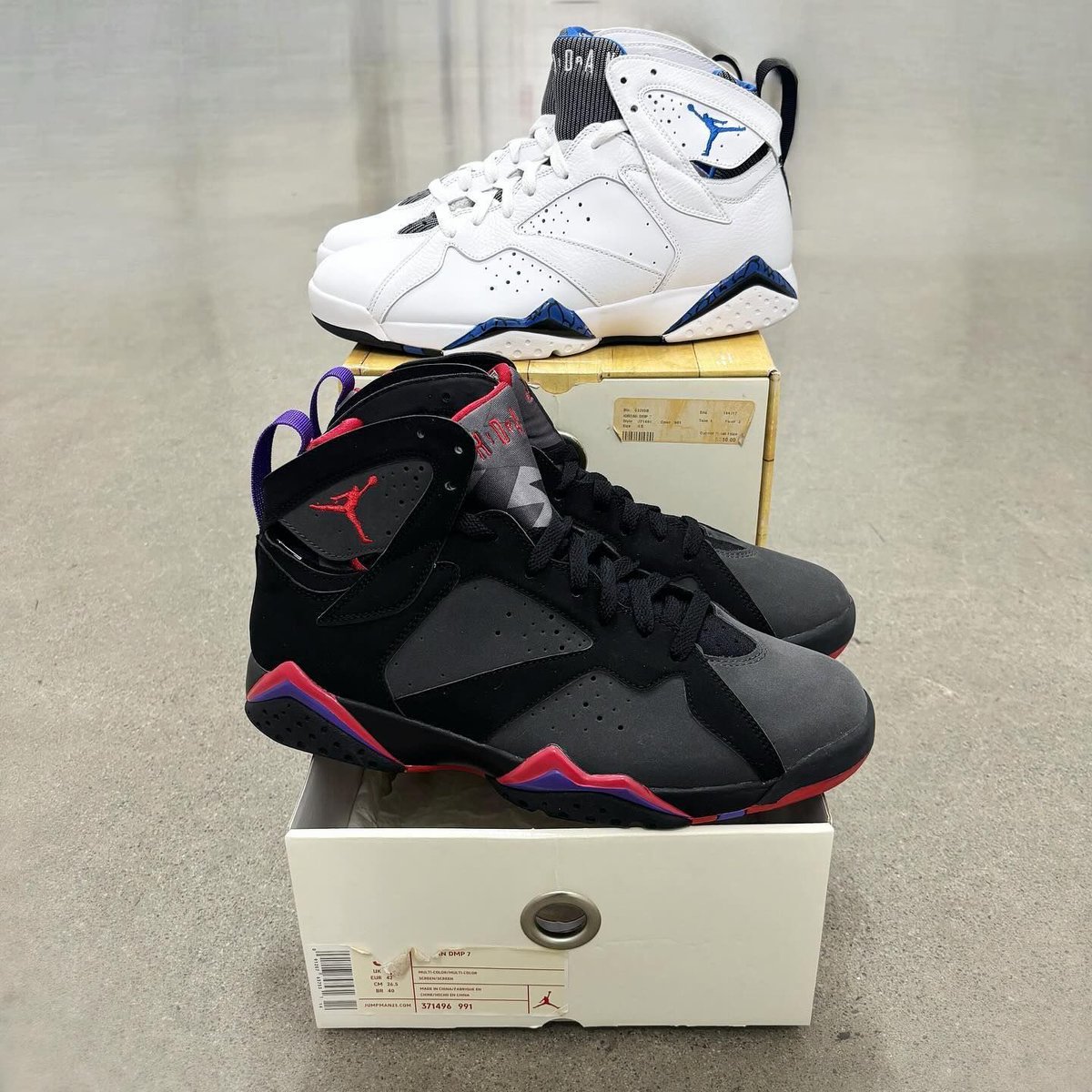 JustFreshKicks tweet media
