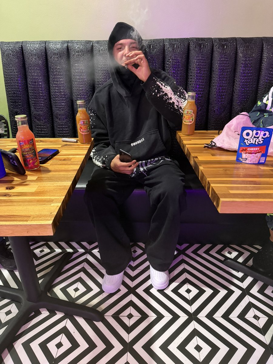 oppygenetics's tweet photo. had a Great Bday no bap❗️🙏￼💪🚀￼ https://t.co/9OGPtERsr6