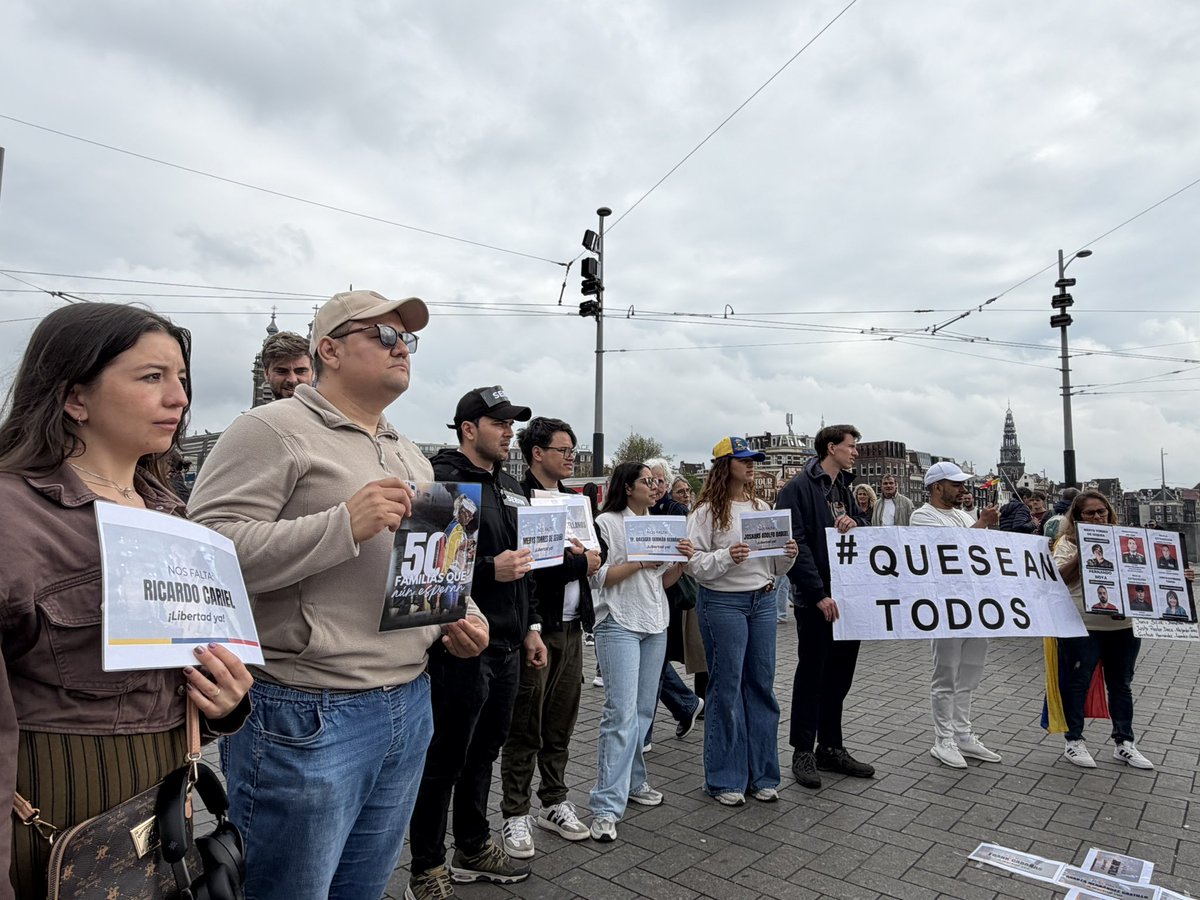 VeneVluchteling's tweet photo. Venezuelans from all corners of the Netherlands came to Amsterdam to demand the freedom of all political prisoners in Venezuela. https://t.co/AFgEZbpz0a