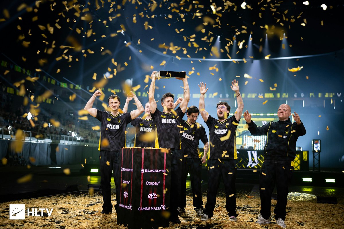 ZywOo tweet media