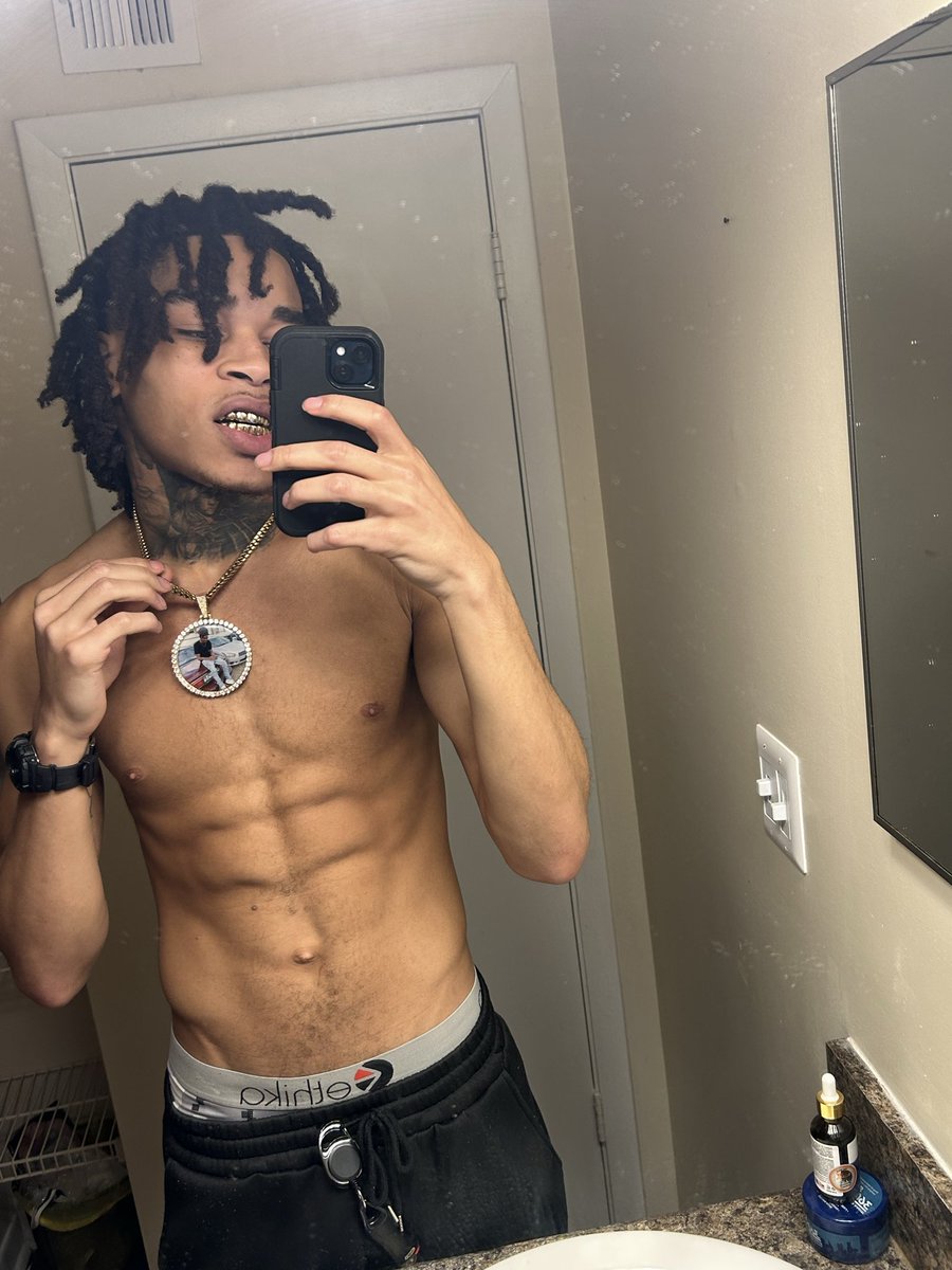 osamaladen05's tweet image. Hi, I’m Osama 21 year old Content seller DMs open if yu interested 🥰🔥
#viral #content