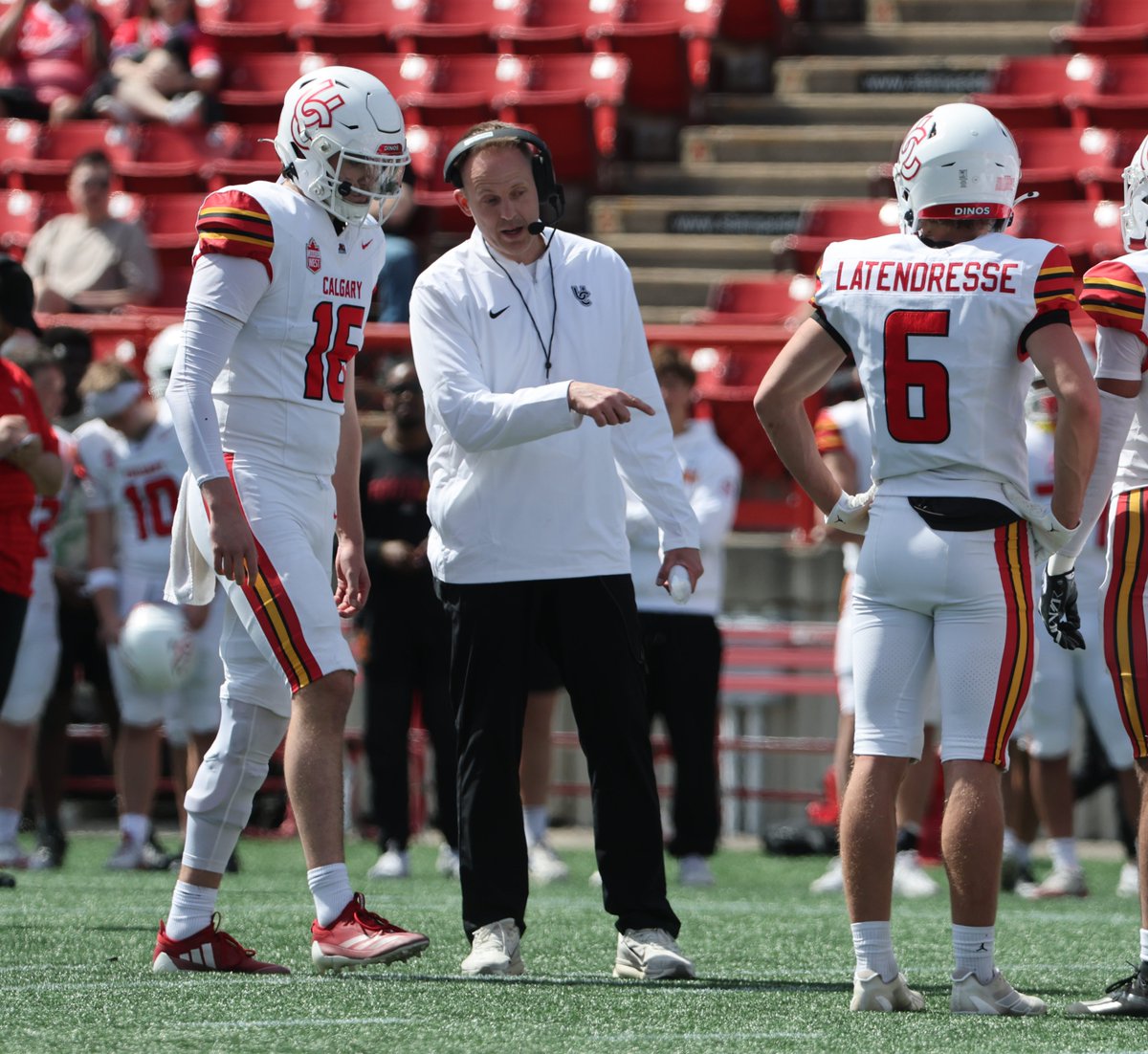 UCalgary Dinos Football 🏈 tweet media