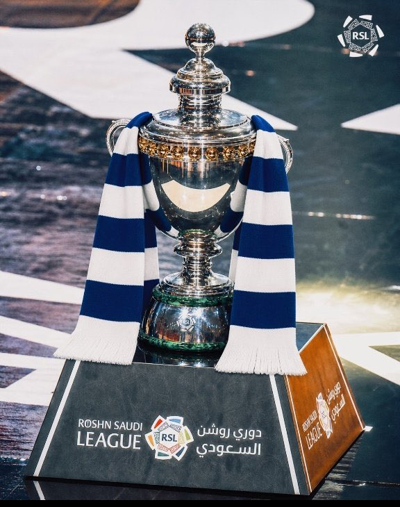 ALHOZIMI7's tweet photo. هدف الجمهور السعودي حماية الدوري ممن يظن أن "الدفع الرباعي" يغني عن جهد الملعب! النزاهة طريقها واضح، ومجراها الطبيعي والوحيد هو منصة تتويج الهلال🏆🔥 الدوري يُنتزع بالعرق والذهب، ولا يُهدى باللجان والتمهيد! 😎🇸🇦

#الهلال #الدوري_للهلال #العدالة_الرياضية
#طار_الدوري_يانصرواي https://t.co/BKRwkDiWXu