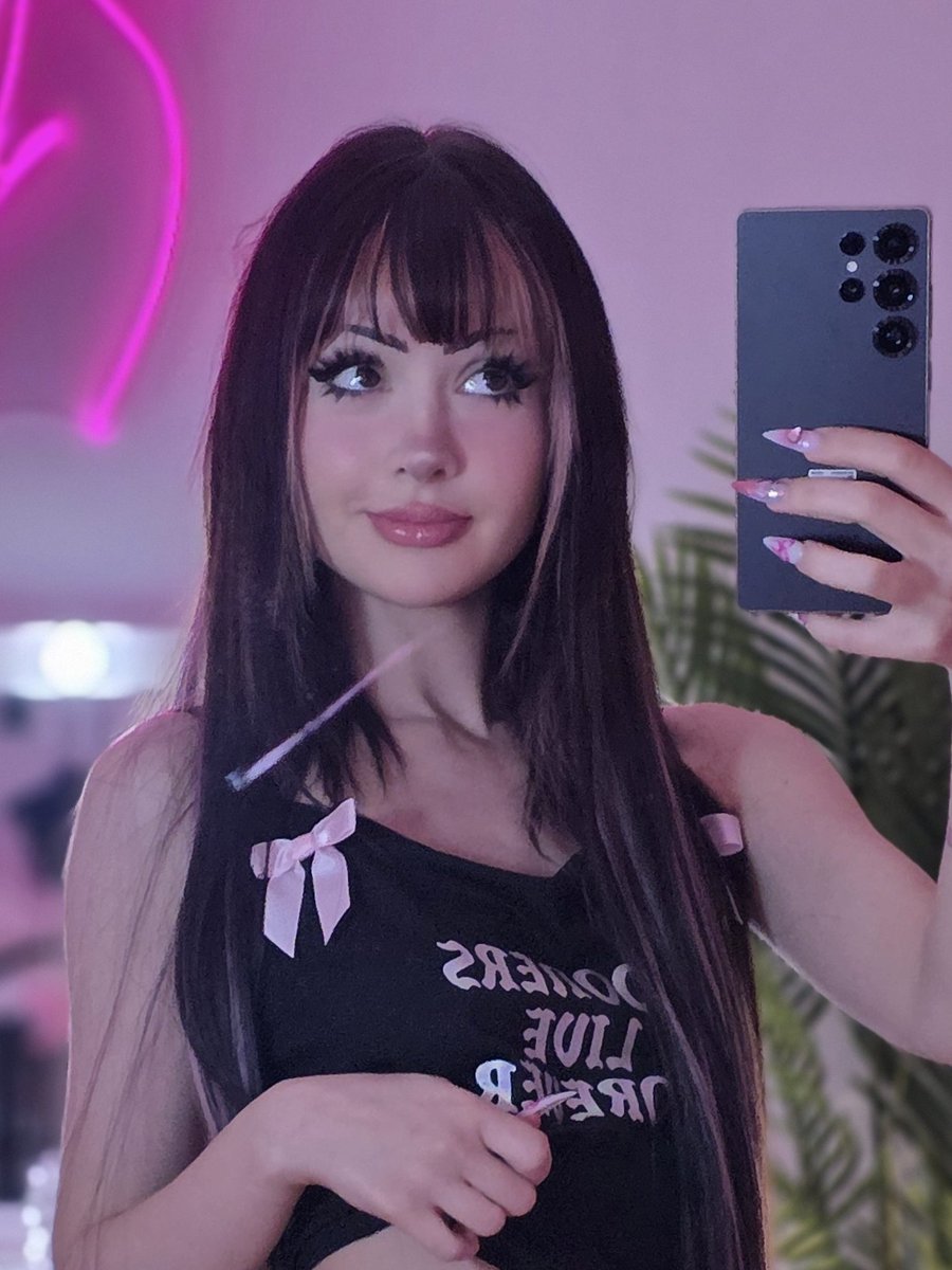 Simp-Funded Popstar 💕 PiNKII tweet media