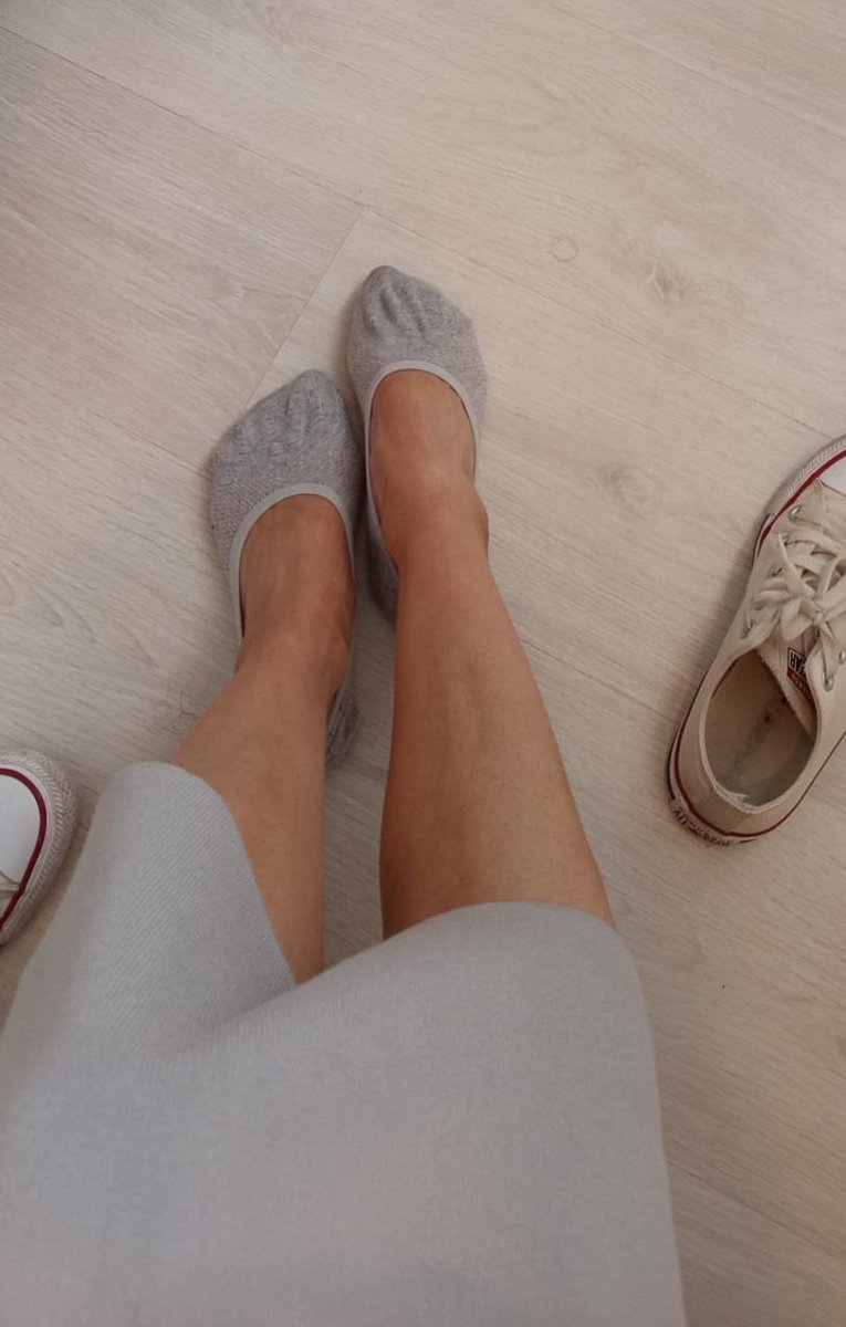 Queen Feet Finder tweet media
