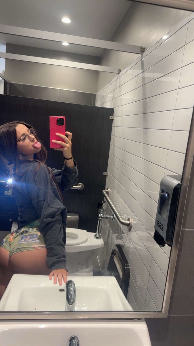 Zoey tweet media