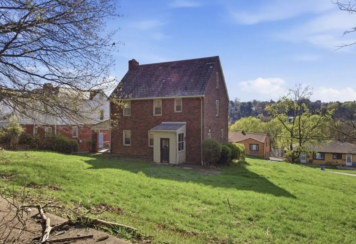 oldhouseunder50's tweet image. c.1938 Classic Brick #Pennsylvania #Home on 1.05 #Acre Under $100K. 
oldhousesunder50k.com/c-1938-classic…