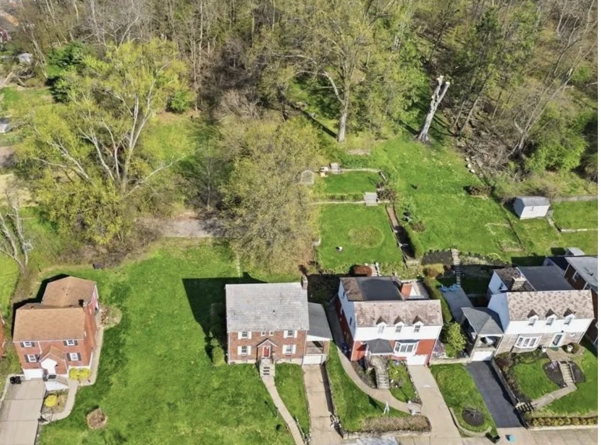 oldhouseunder50's tweet image. c.1938 Classic Brick #Pennsylvania #Home on 1.05 #Acre Under $100K. 
oldhousesunder50k.com/c-1938-classic…