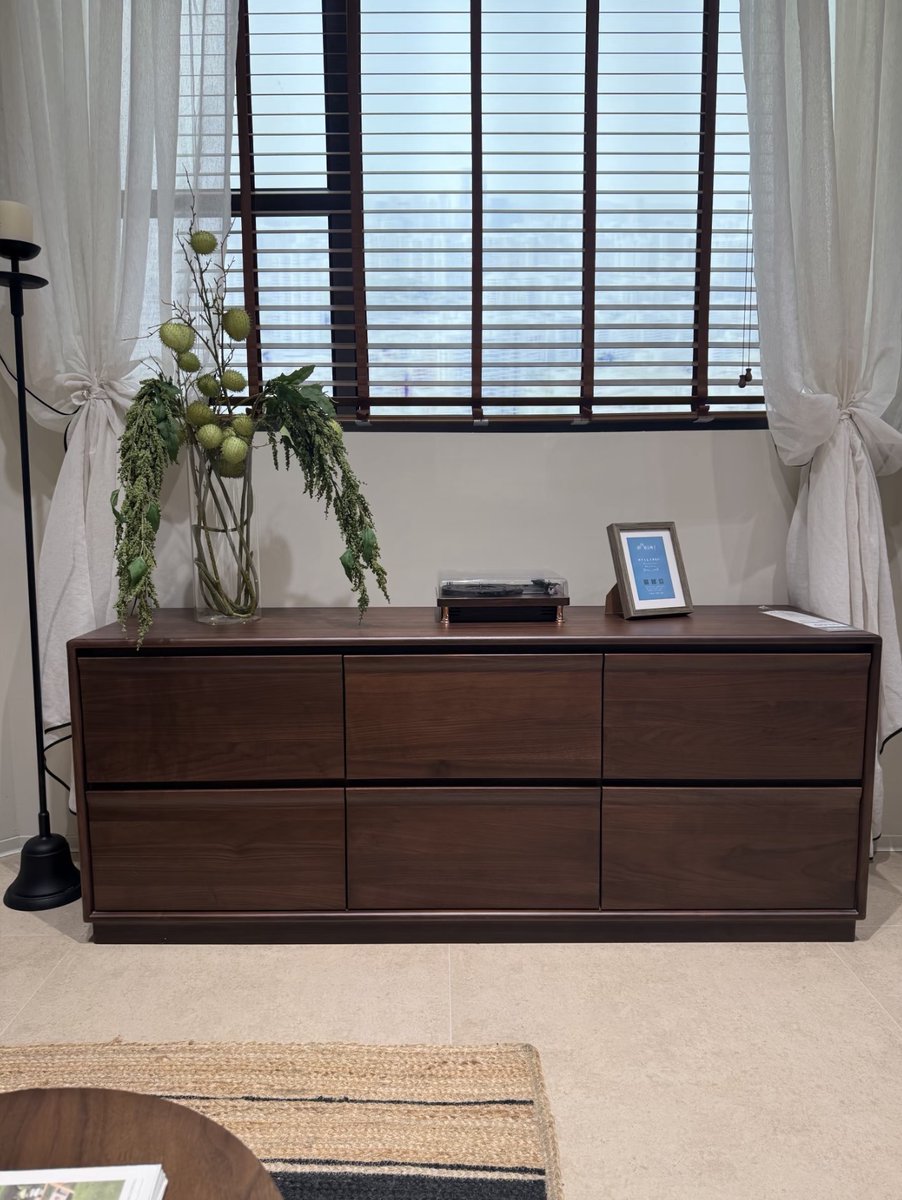 GVAwoodUSA's tweet image. Solid wood furniture brings calm, warmth, and everyday function into the home. Clean lines, natural textures, and timeless design create balanced interiors. #homedecor #interiordesign #furniture

Available on Amazon