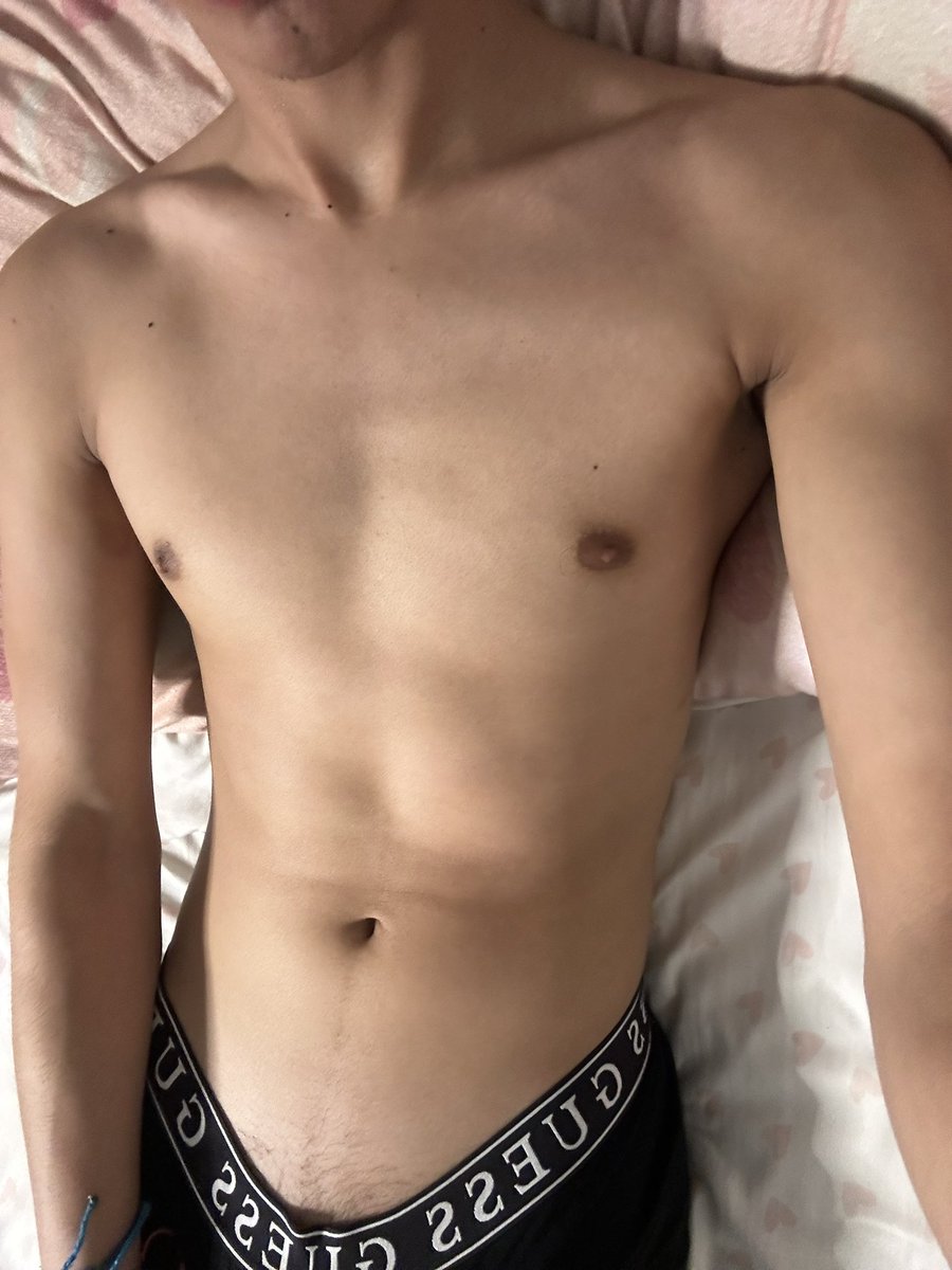nnploxx's tweet photo. A falta de no tener a quien enviárselas 
 🙈
@VATOSTJ 
@Vatos_MX 
@Tijuana_Twink https://t.co/lVXRUsfRwU