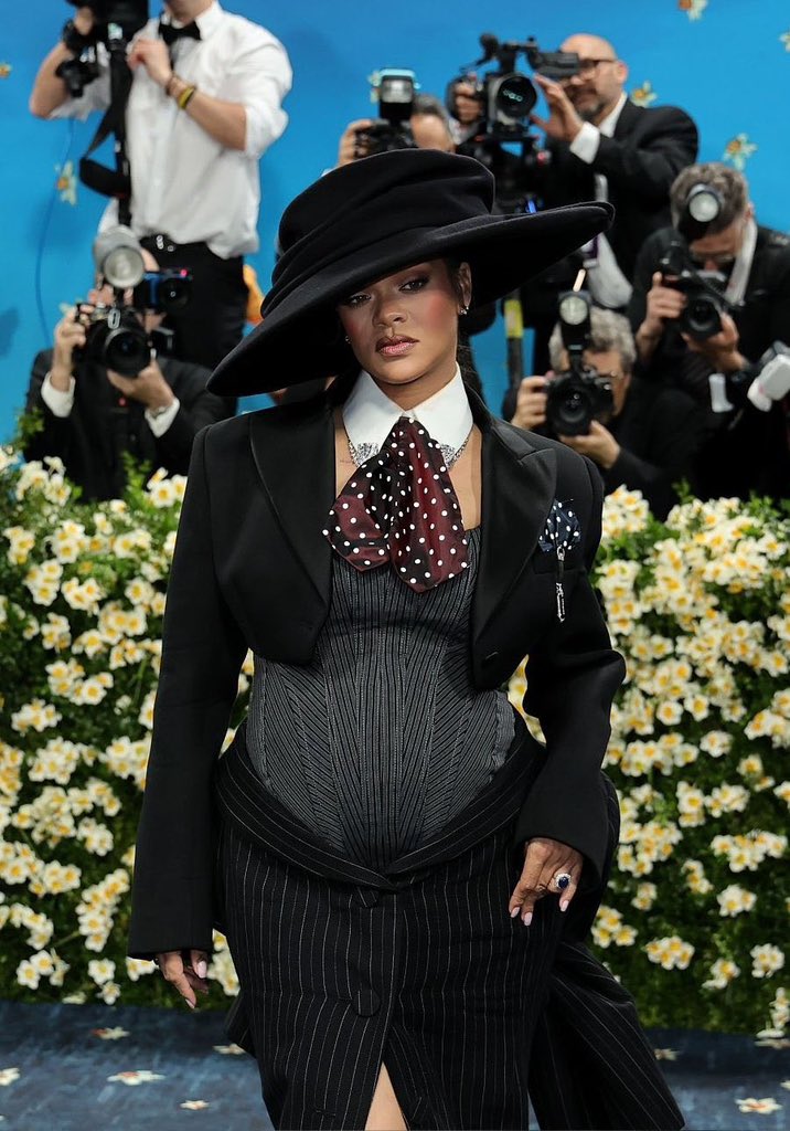 ميشا | FASHION tweet media