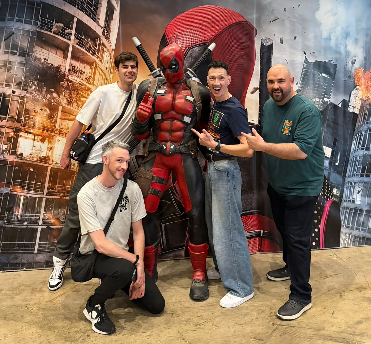 leighwynne33's tweet image. Been to #ComicCon in liverpool this weekend, its been amazing! 

Also meet @Ty_Ler45 for first time in 6 years!  

We have had an incredible weekend, there's been hundreds of photo opportunities! 🥰🥰🥰🥰

Here are just afew! 👇👀👍