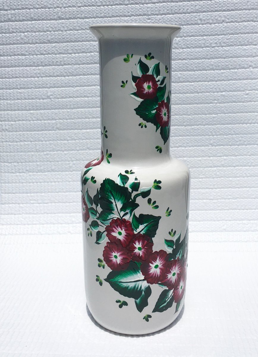 LPaintitpretty's tweet image. Check out my shop for some unique hand painted items etsy.com/listing/969833… #vase #handpainted #homedecor #SMILEtt23 #etsy #giftidea #craftbizparty #ShamelessSelfpromoSunday