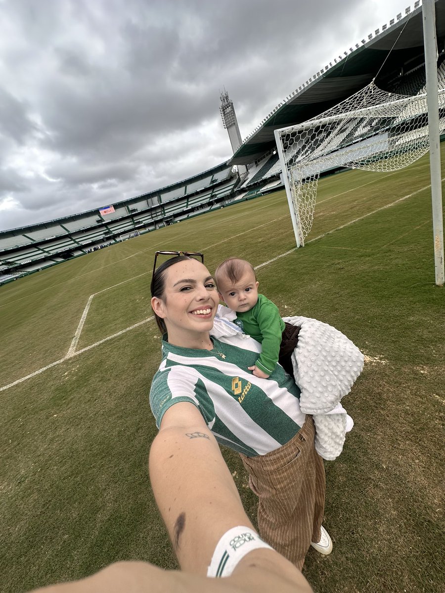 Dani Santos tweet media