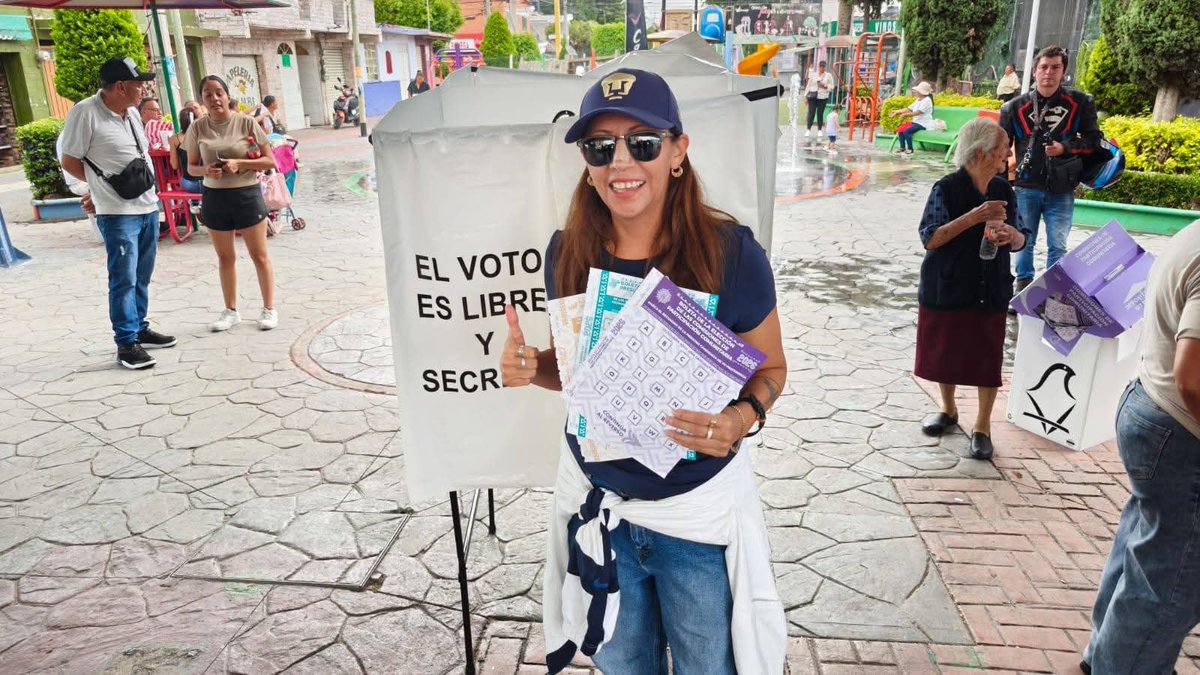 evelyn_parraA's tweet photo. Hoy participamos en la consulta del Presupuesto Participativo 2026 y 2027, un ejercicio donde la voz de nuestras vecinas y vecinos se convierte en acciones reales para mejorar nuestras colonias
Porque cuando decidimos en equipo, avanzamos con rumbo claro
#ParticipaciónCiudadana https://t.co/UIczrI8D4g