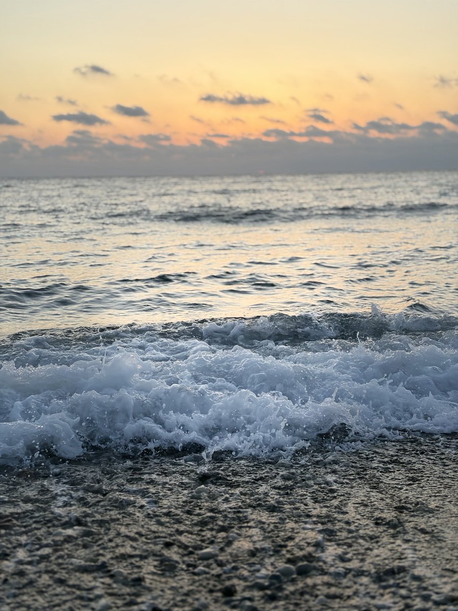 ro0ritaa's tweet photo. 🌊 ,🤍 https://t.co/Nk8DO49jJg