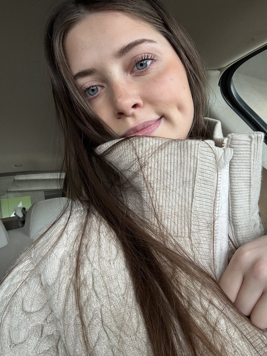 chloe 🪽 tweet media