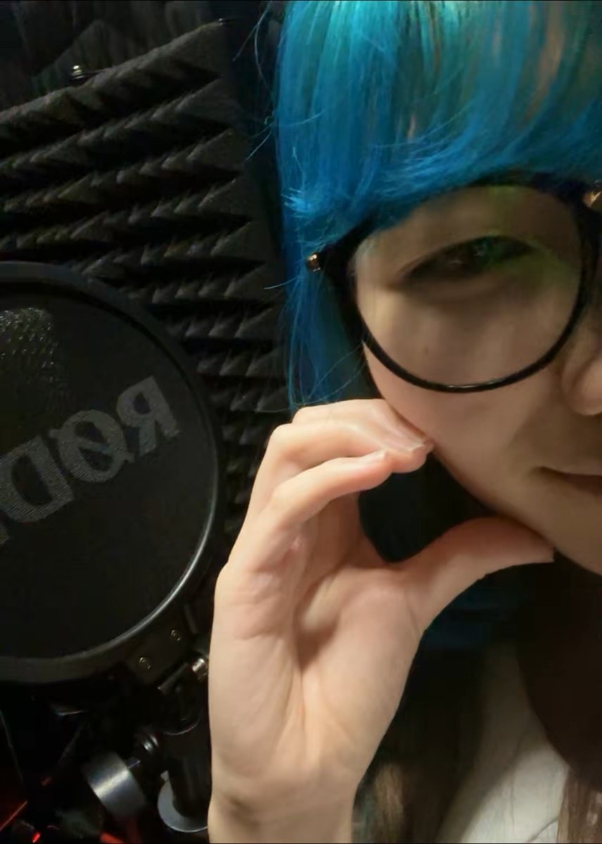 surelynissy's tweet photo. I've been feeling very guilty for not posting a lot as of recently, very sorry for the lack of content! It's been quite difficult to find time for my own things with so much happening. I am working on stuff in the background, I promise! Thanks for being patient with me! <3 https://t.co/DuOqMmJ2An