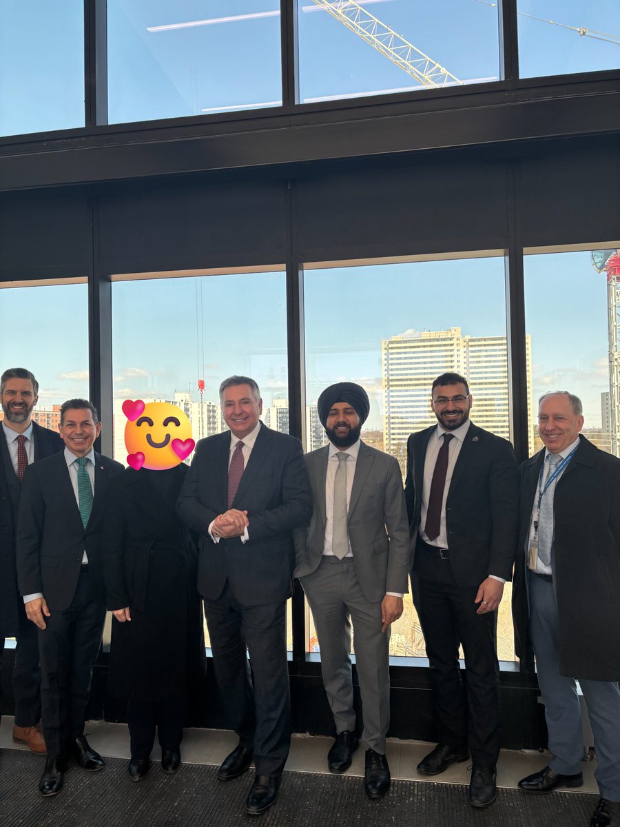 canadanews19's tweet image. 86% of citizens want to see more WOMEN in Ottawa, that's where there's a lack of diversity.

Many people have had to make a career change, step down, over COVID-19. 

who do you think should step down, so another woman can be elected, in this riding? #onpoli #cdnpoli #bcpoli